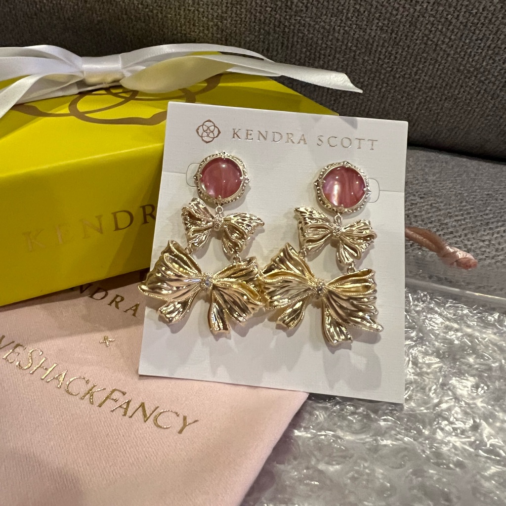New Kendra Scott Loveshackfancy Gold Double Bow Light Pink Stone Earrings